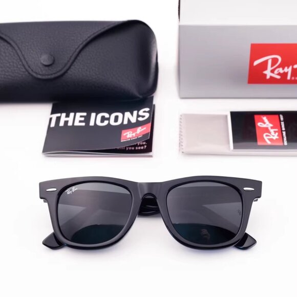 Ray-Ban Classic Wayfarer Sunglasses Black Frame Dark Lens - Picture 1 of 5